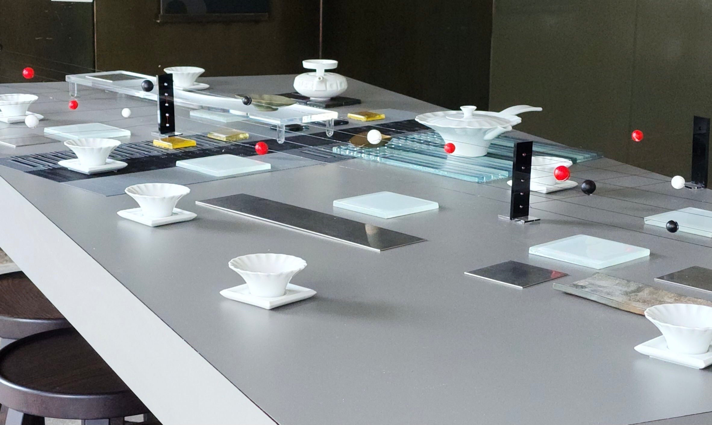 連智富先生寫 八方新氣「都會斟酌」現代茶席