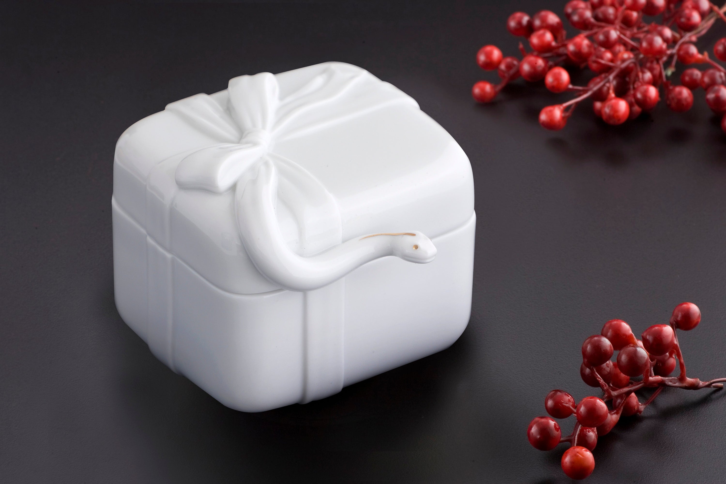 「雙龍呈祥」蛇年系列:文化與藝術結合 過年禮贈推薦