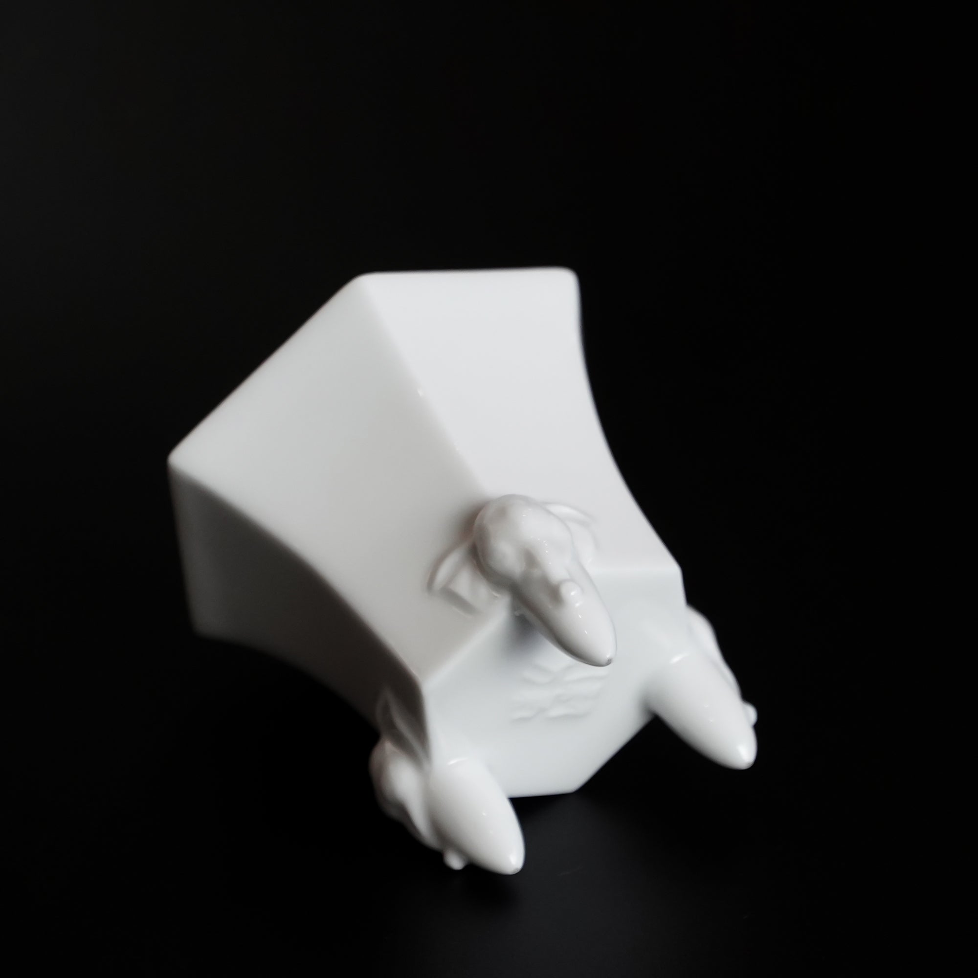 豪情有相茶具組細節|象鼻杯腳與雕紋工藝特寫