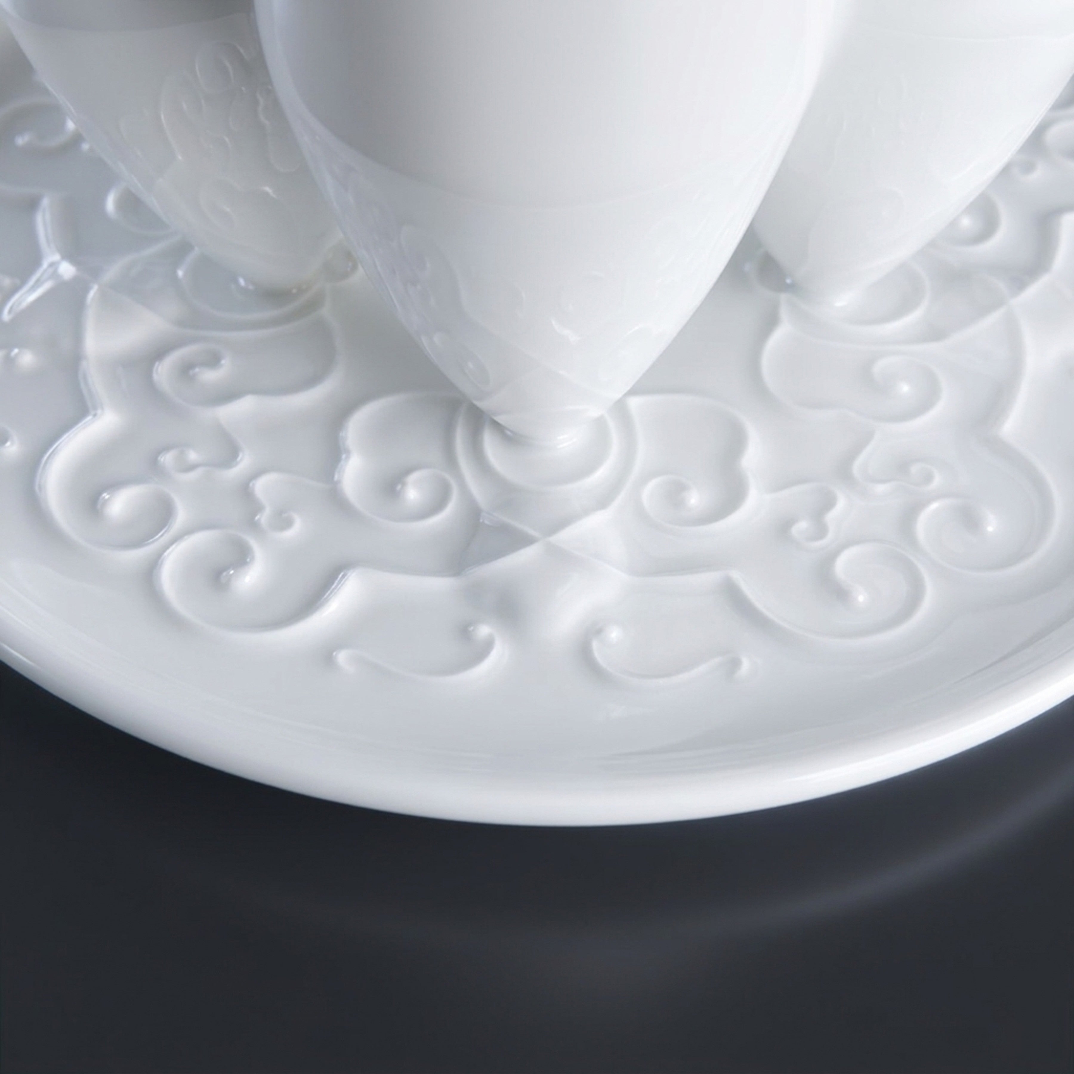 燦爛 八方新氣 花器 白瓷花瓶 王俠軍 蝴蝶雲紋 福 梅花 限量