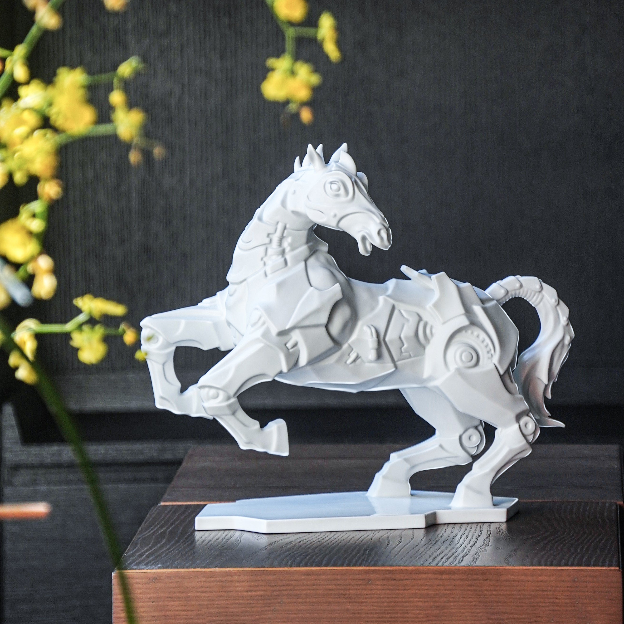 象徵人機結合的生肖馬擺飾,融合 AI 智慧與古代戰馬的力量
Zodiac horse artwork symbolizing human-AI fusion, blending ancient power with modern intelligence