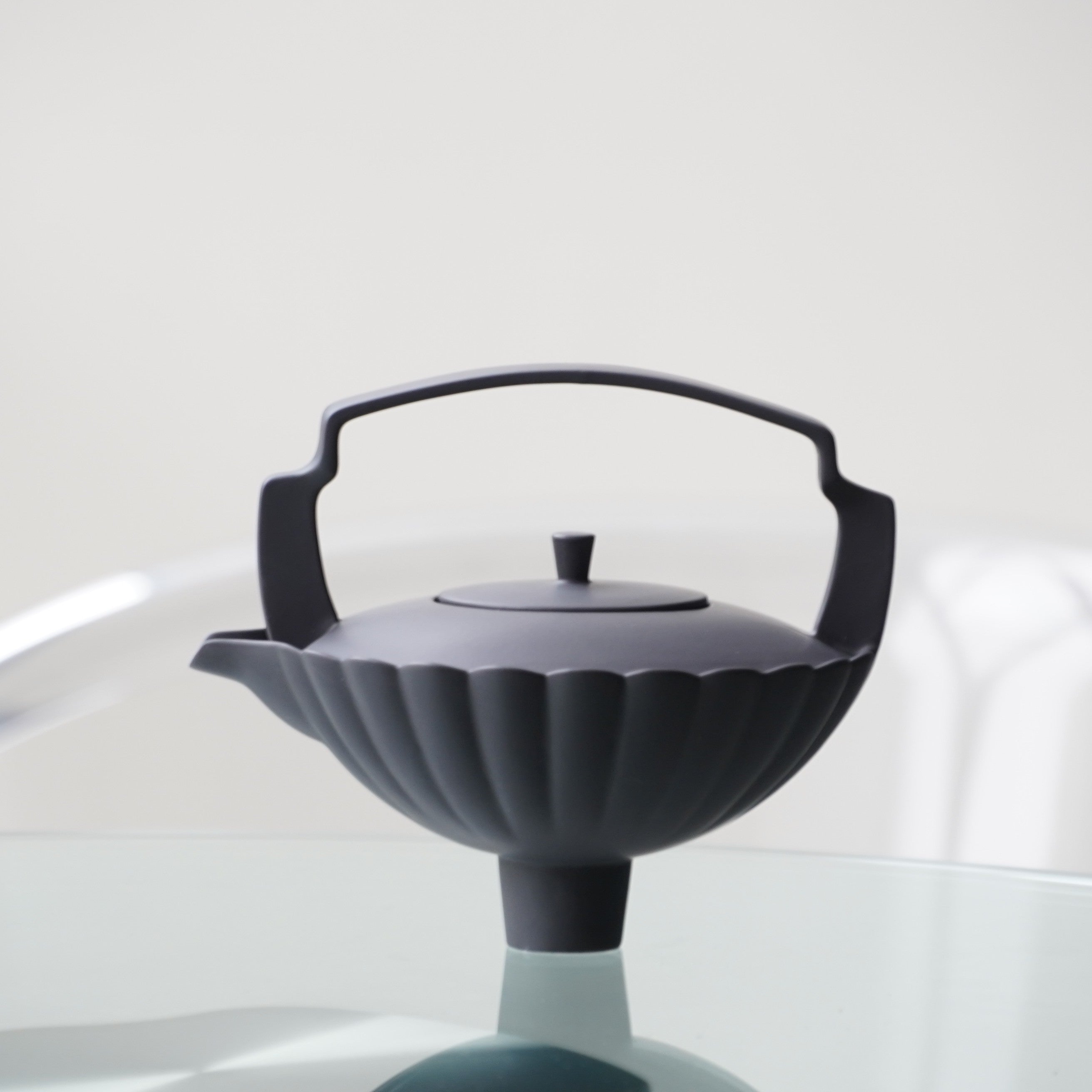 春嵐茶壺 茶杯組 山水意象設計 現代東方美學 居家生活 茶具 霧黑