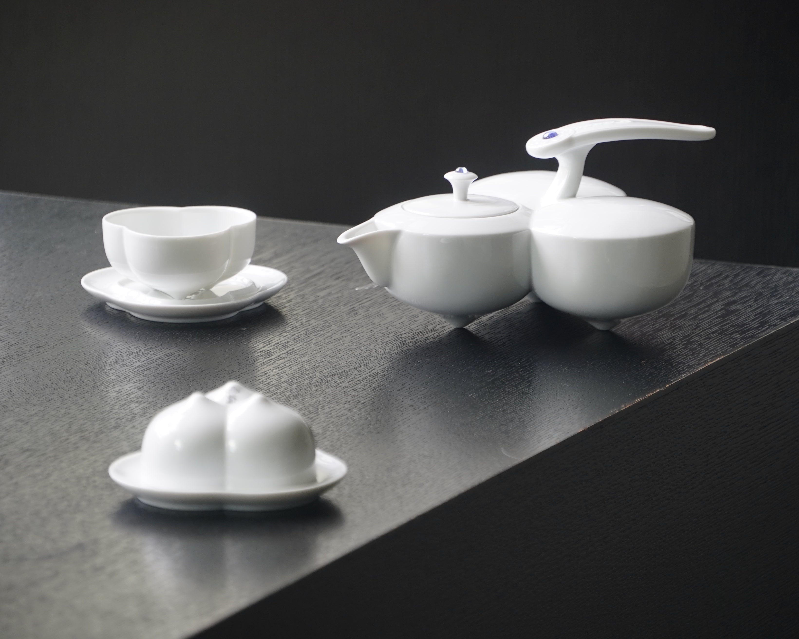 家中茶席擺設示意,讓生活多一點文化的溫度
tea set displayed at home, adding cultural warmth to everyday life