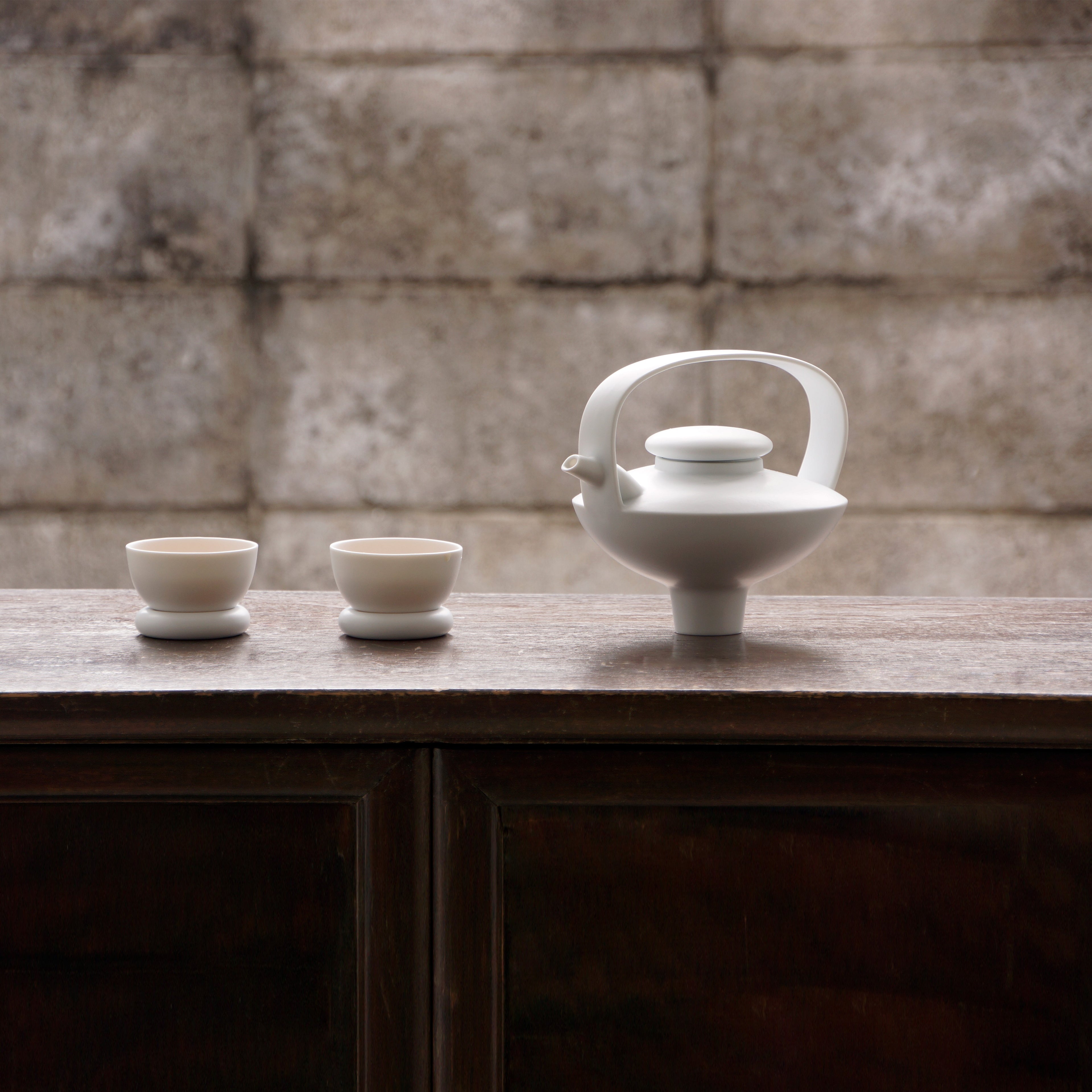 日出望月白霧茶杯與茶壺組|低彩度霧面質感與靜心茶席氛圍