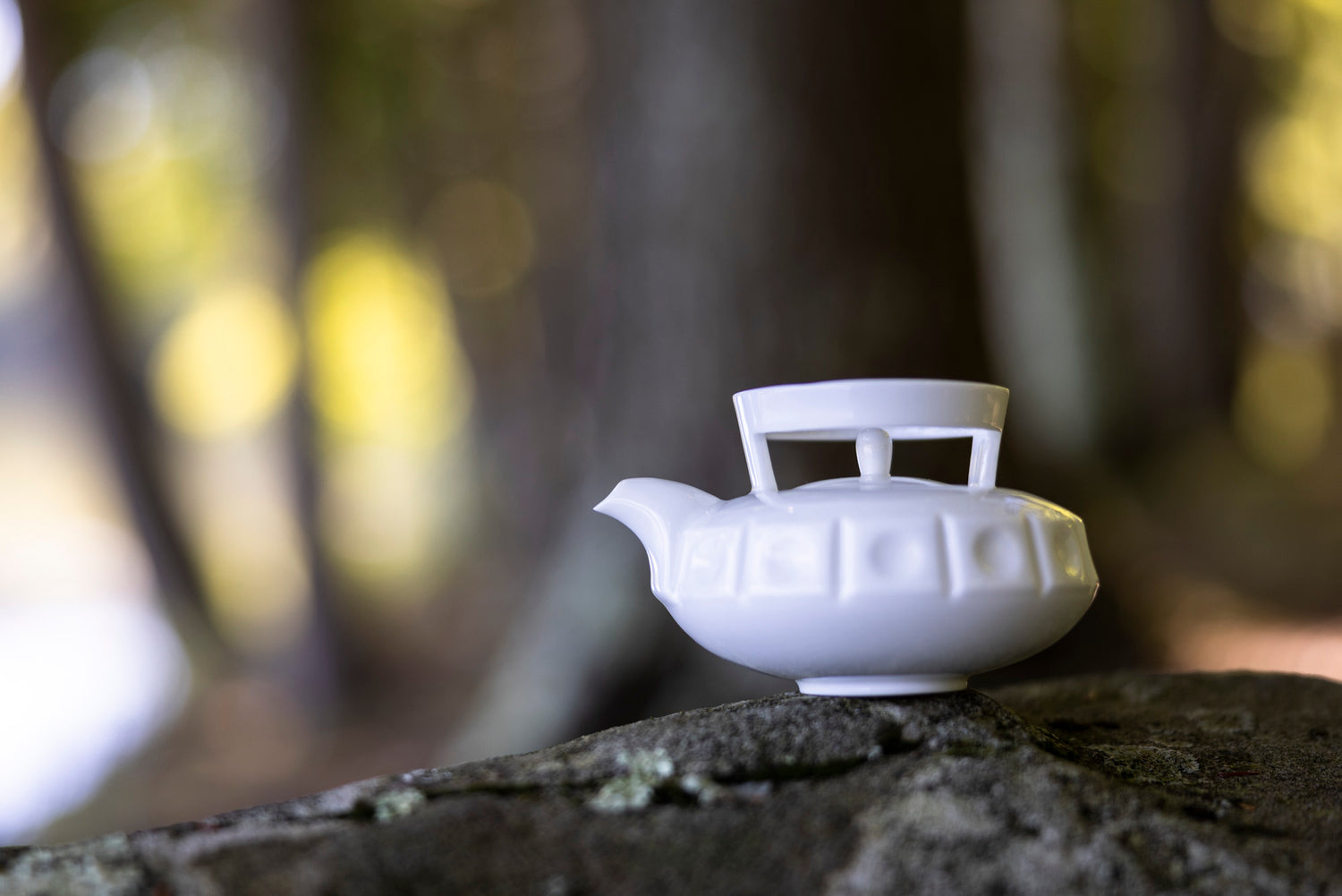 壺嘴與壺把細節,幾何切割靈感呈現