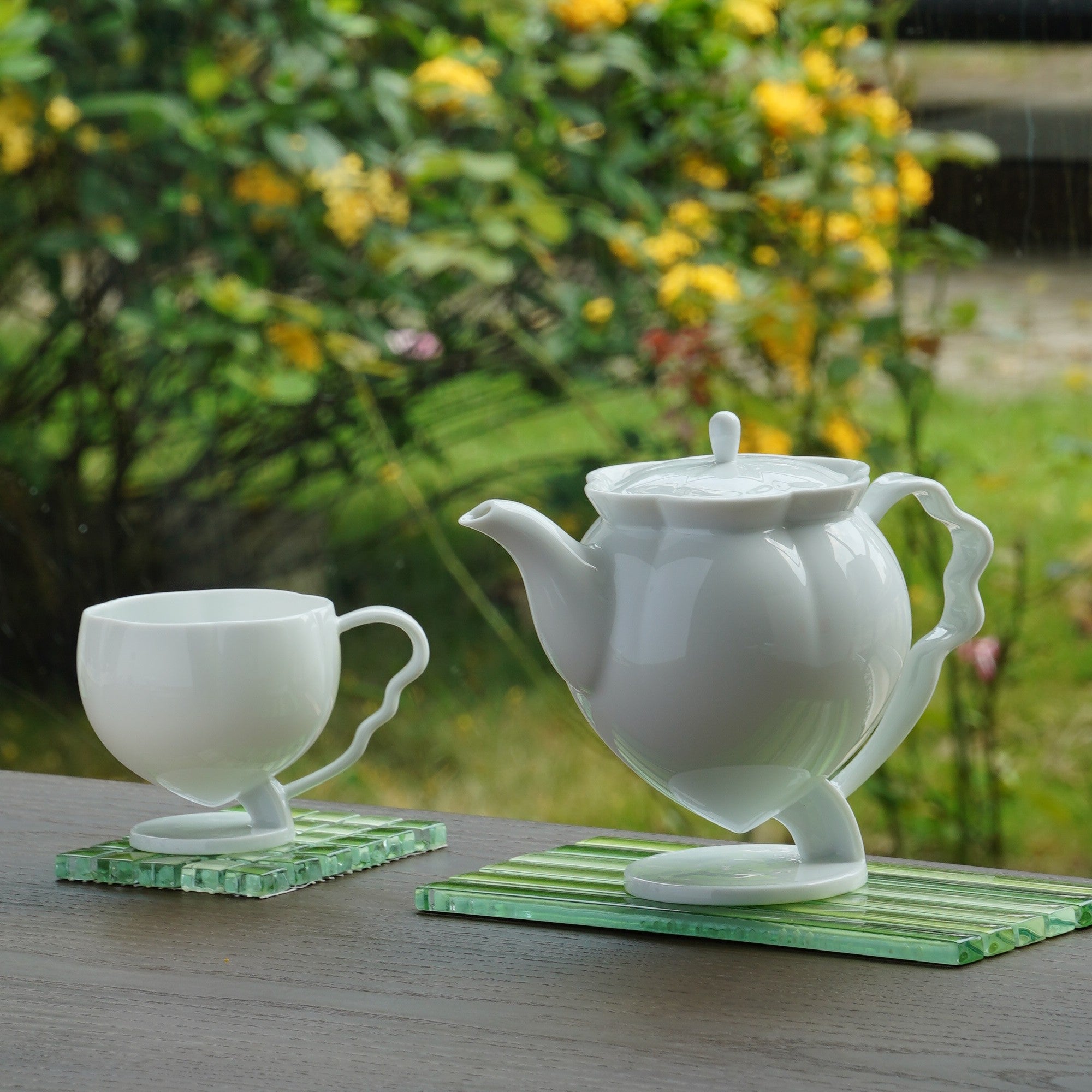 花神白瓷茶壺使用情境・高端白瓷茶器禮物・八方新氣 NewChi Porcelain