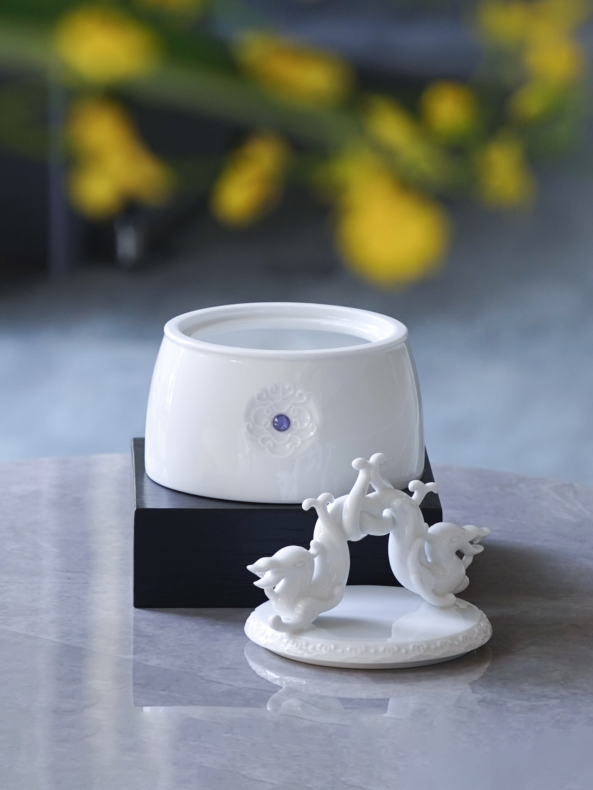 雙喜福鎮搭配茶點與果盤,呈現富有節慶儀式感的生活氛圍