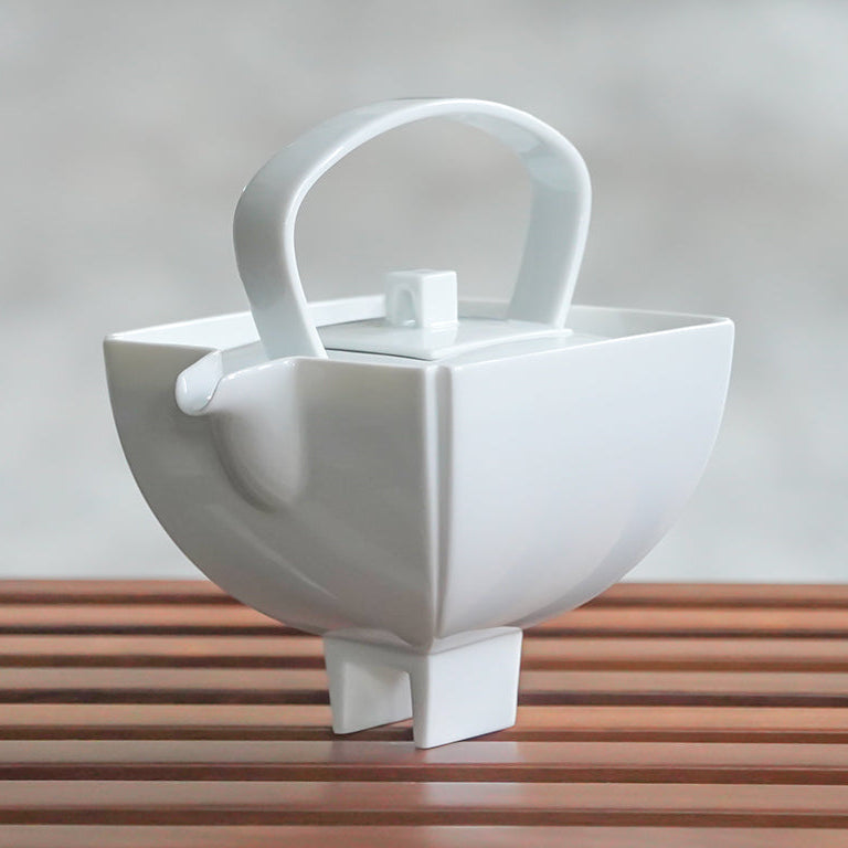 四季壺側面角度|壺口與折角細節特寫 高足更添儀式感