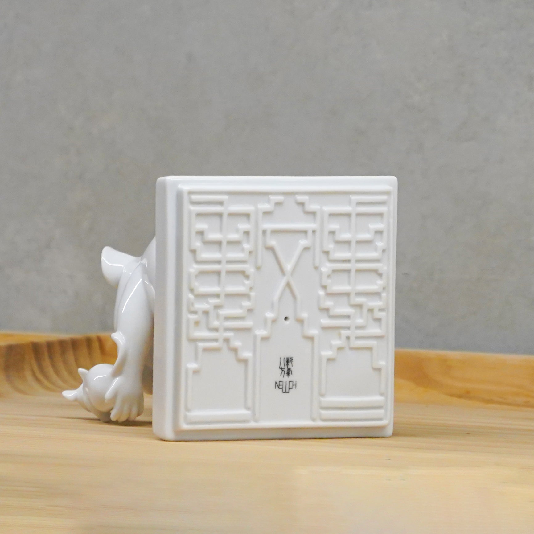 生肖屬擺飾,底部飾有“數一數二”四字,《數一數二》傳遞友誼、肯定與成就祝福