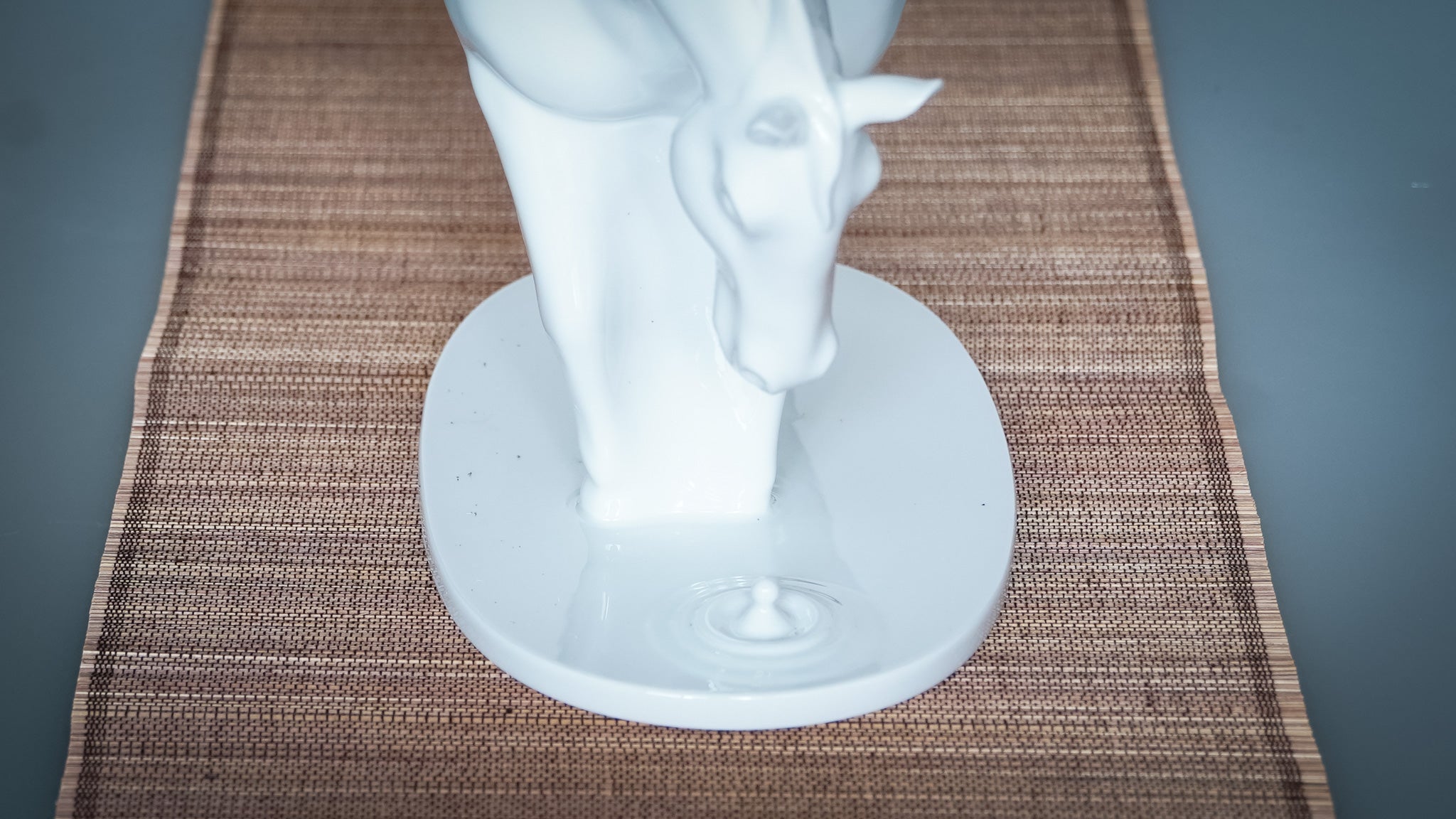 飲水思源|馬年生肖白瓷擺飾|致敬生命中的轉機與感恩