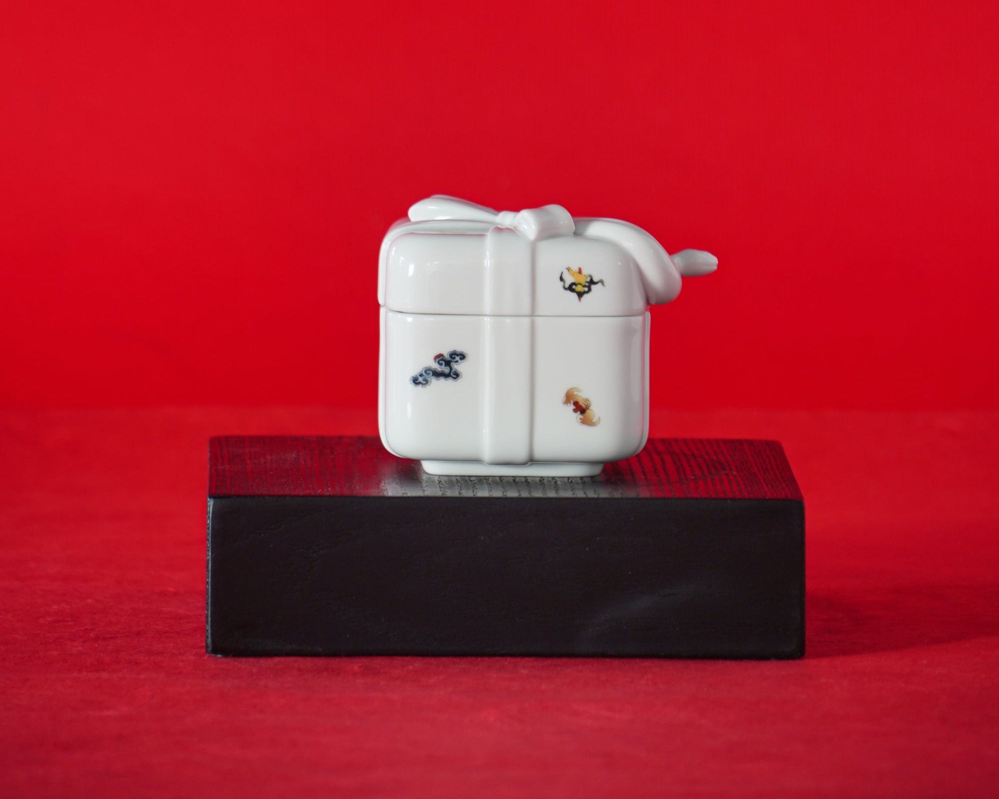 八方新氣 情滿堂 生肖 蛇 瓷盒 擺飾 送禮 盒 蓋 白瓷 珠寶盒 收納盒