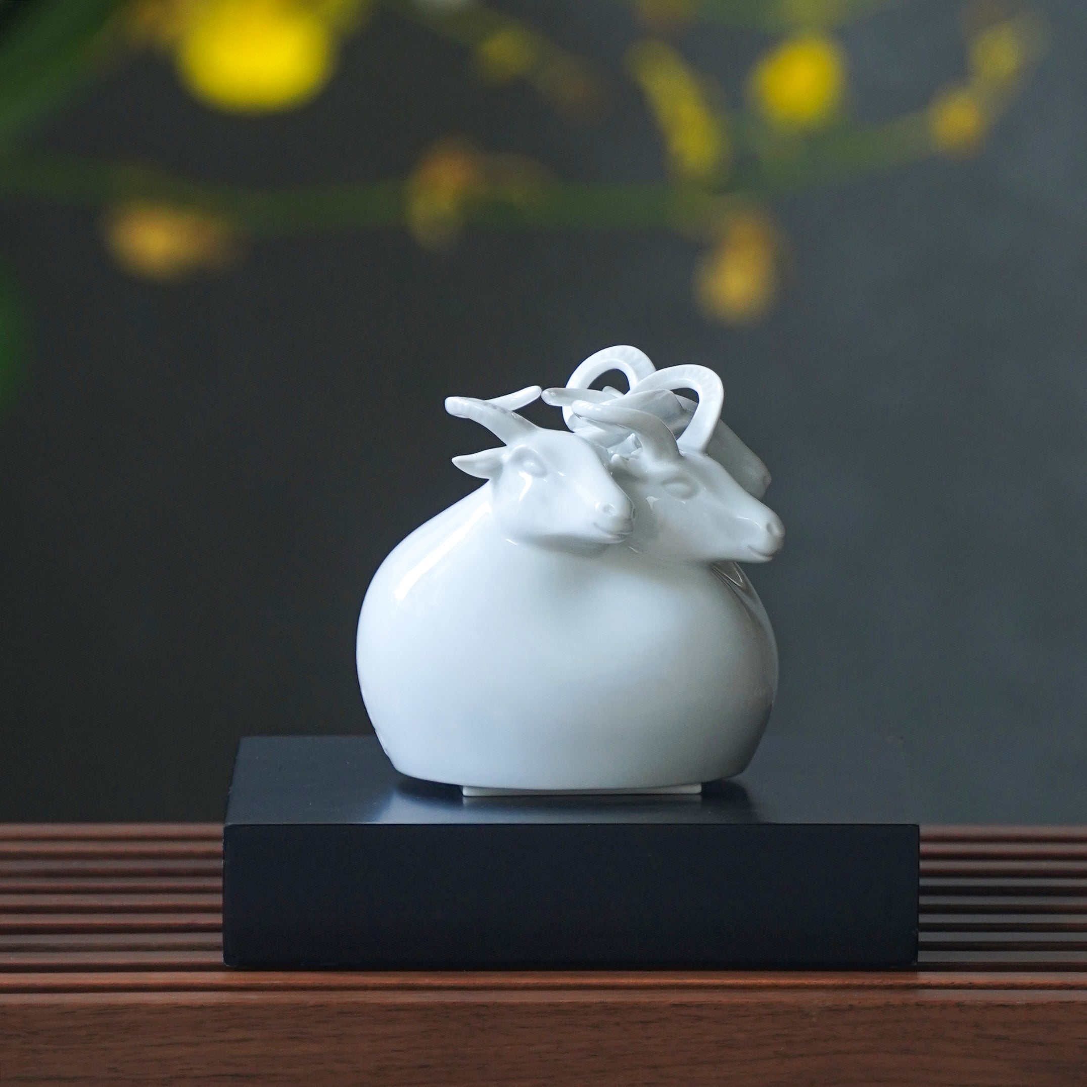 家居生活 八方新氣 生肖羊 三羊開泰 瓷偶 瓷器 擺飾 白瓷 禮物 印璽 印章