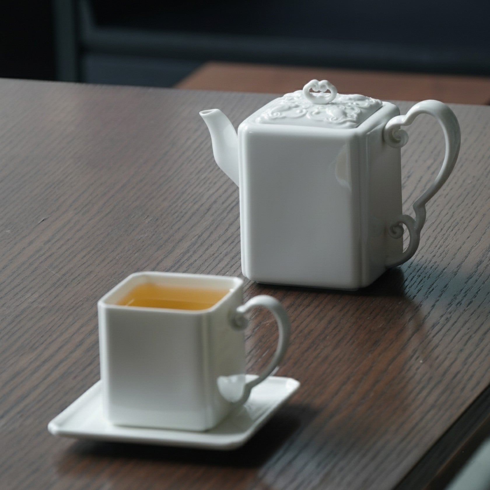 八方新氣 鴻福 造形壺 茶壺 瓷器 白瓷 禮物 瓷壺 茶具 咖啡杯 茶杯 蝙蝠 居家生活