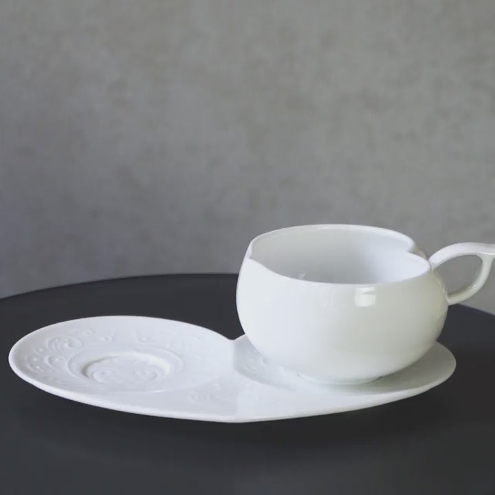 NewChi 一心一意心形單杯盤組,適合品茗或咖啡,作品紋飾富有寓意