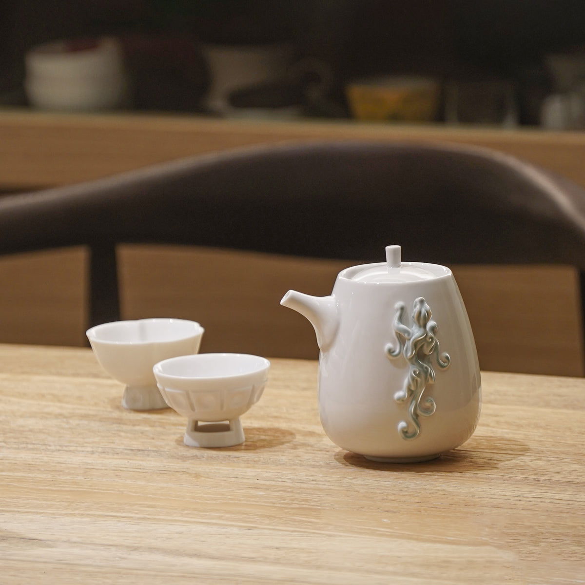 白瓷茶壺 登高 螭吻意象 居家美學 茶具 圓潤壺身造型形 送禮