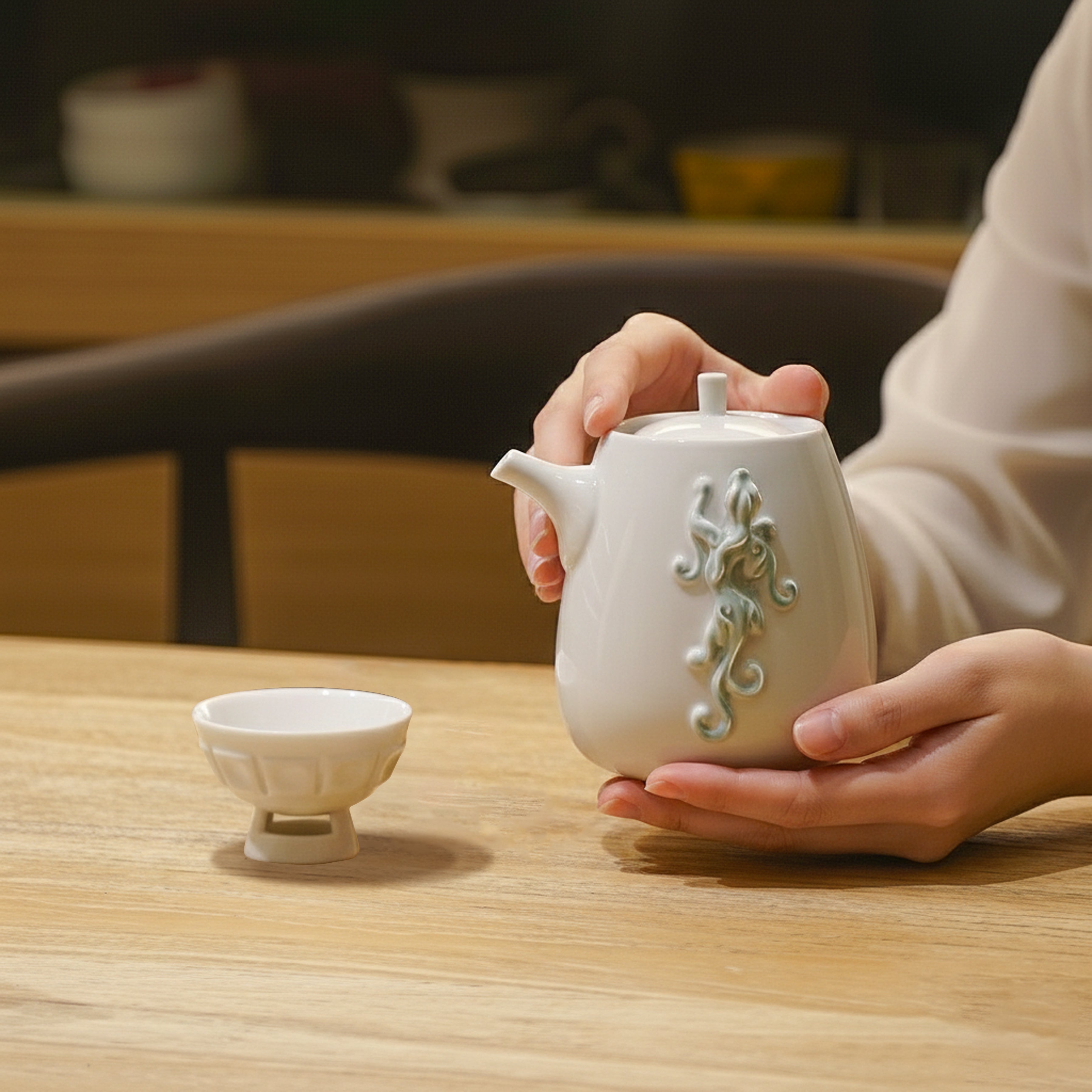 白瓷茶壺 登高 螭吻意象 居家美學 茶具 圓潤壺身造型形 送禮