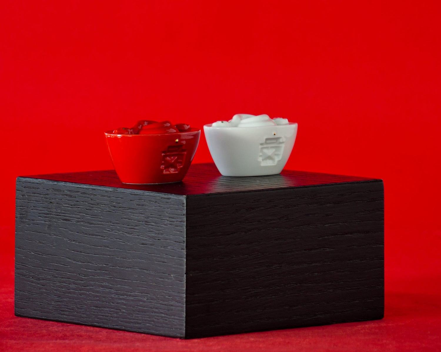 八方新氣 富貴寶 王俠軍 玉璽 瓷器 白瓷 紅 蛇 印章 白 元寶 瓷器擺飾