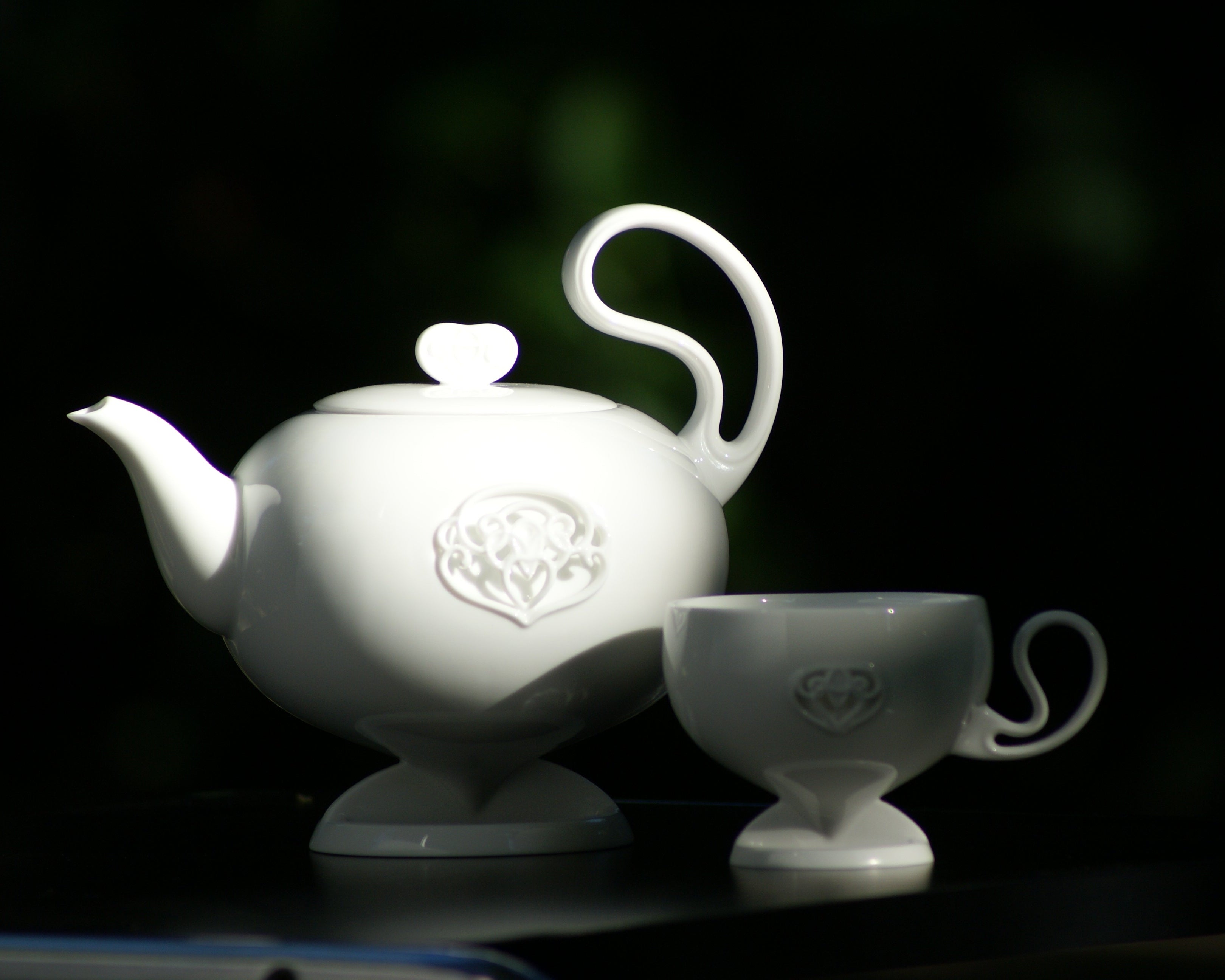 春暖花開作品與窗櫺雕飾特寫|東方設計語彙展現