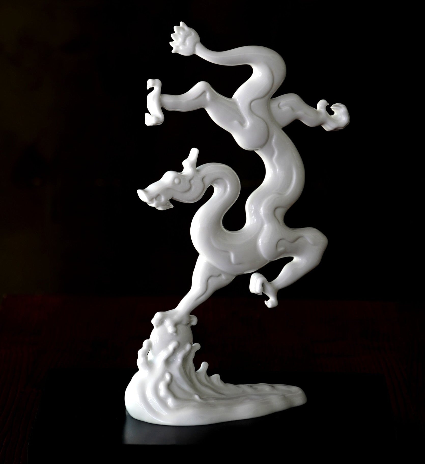 八方新氣 龍 瓷偶 勝券在握 瓷器 擺飾 印璽 印章 白瓷 禮物 白色