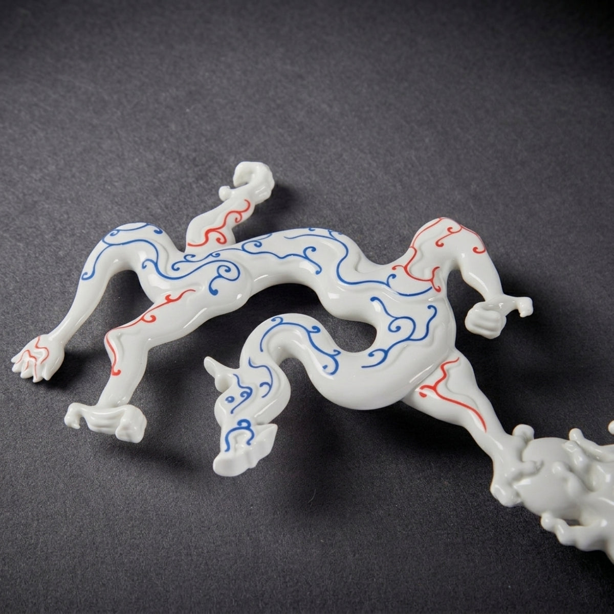 八方新氣 龍 瓷偶 勝券在握 瓷器 擺飾 印璽 印章 白瓷 禮物 彩繪