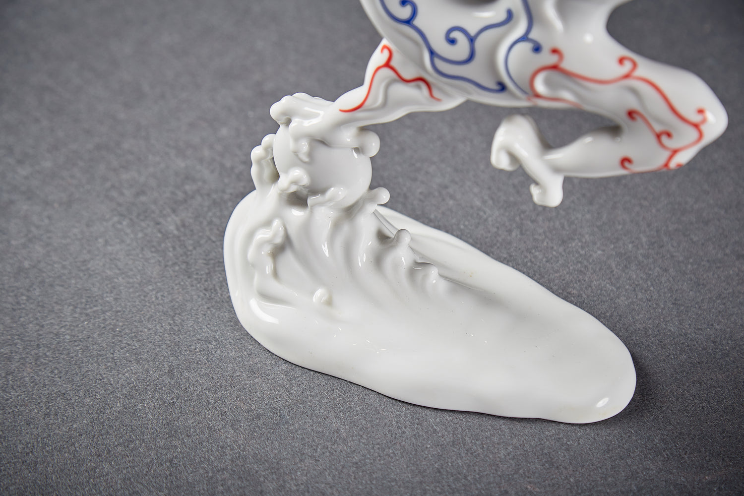 八方新氣 龍 瓷偶 勝券在握 瓷器 擺飾 印璽 印章 白瓷 禮物 彩繪