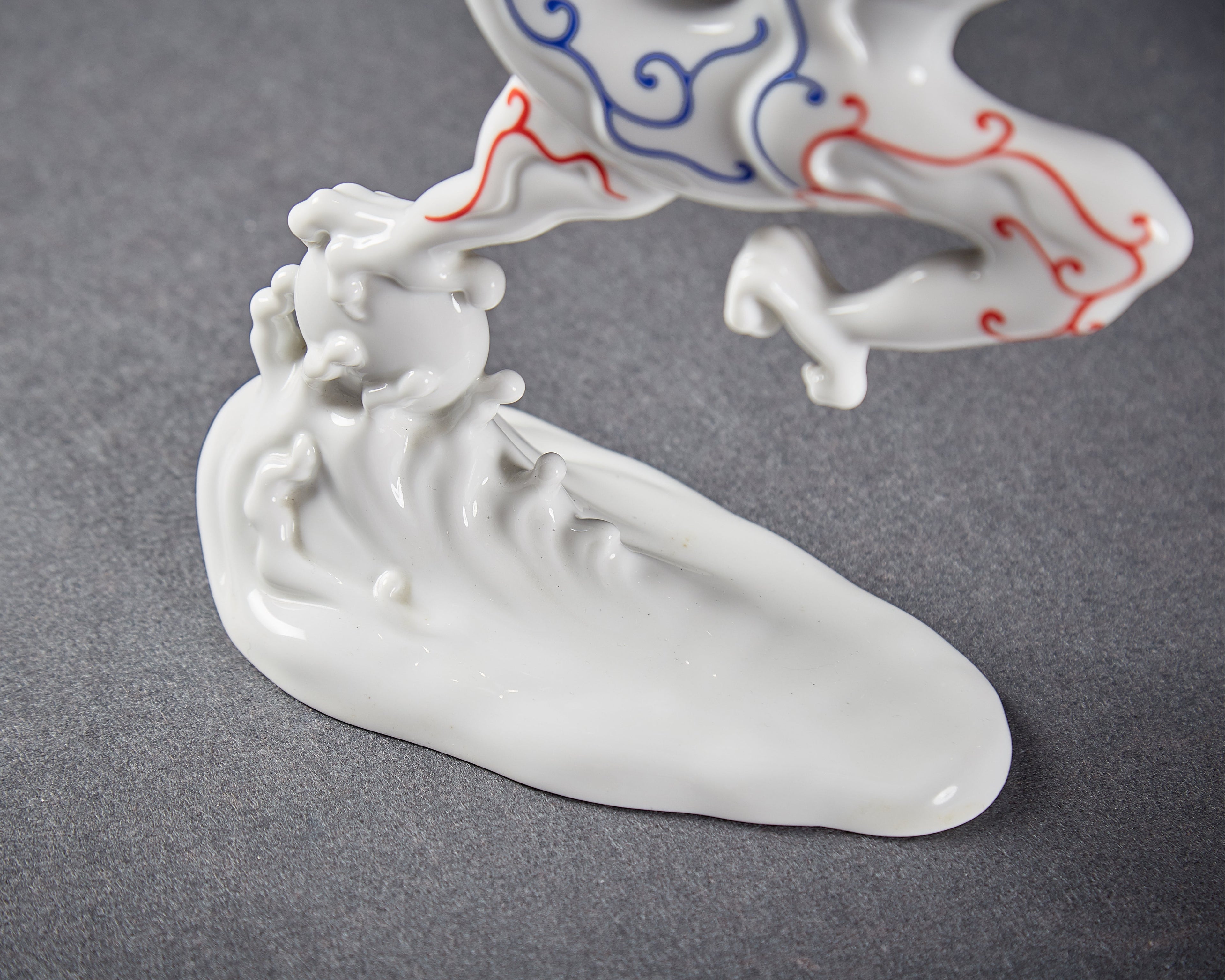 八方新氣 龍 瓷偶 勝券在握 瓷器 擺飾 印璽 印章 白瓷 禮物 彩繪