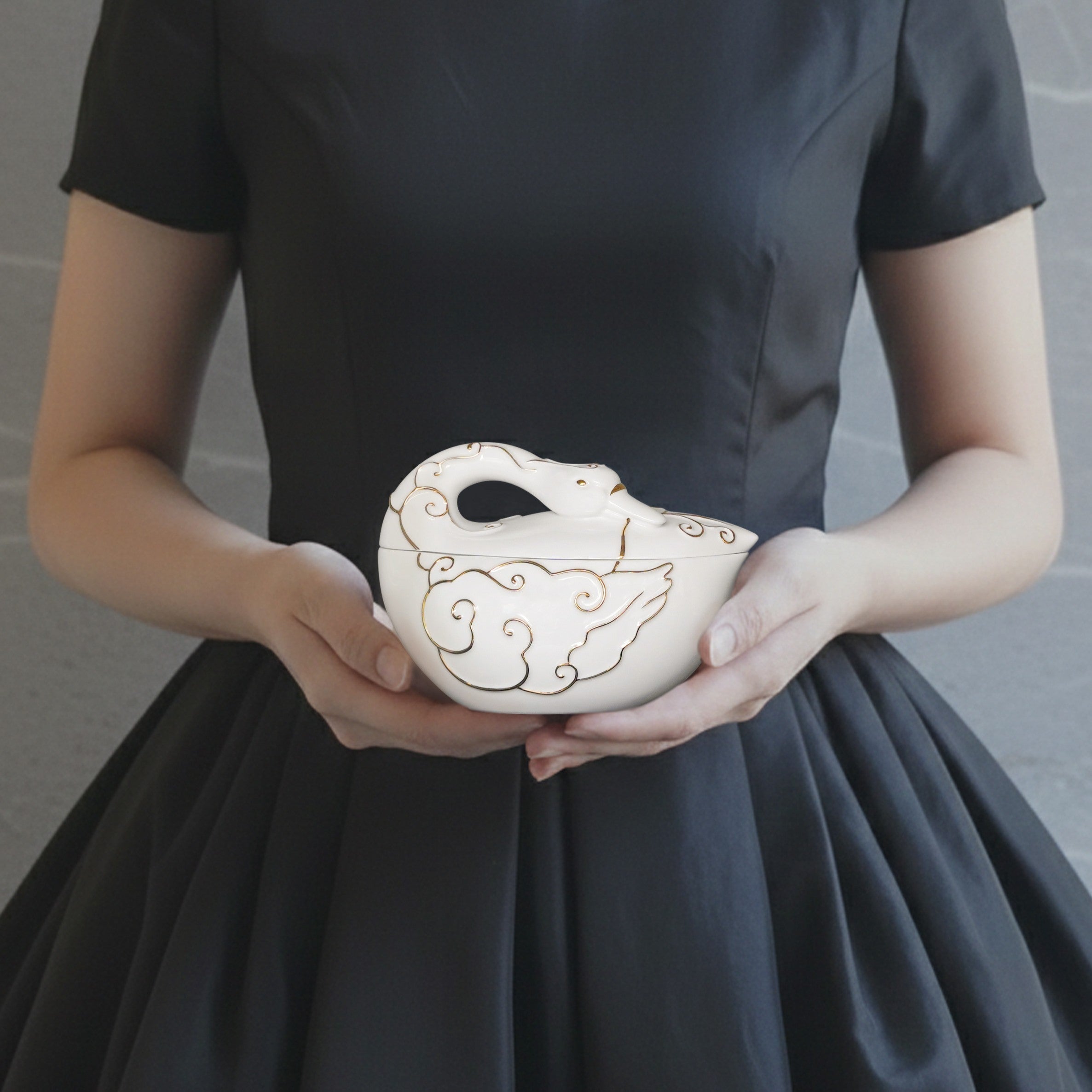 珍愛 飾品盒 八方新氣 瓷盒 天鵝 金色 白瓷盒