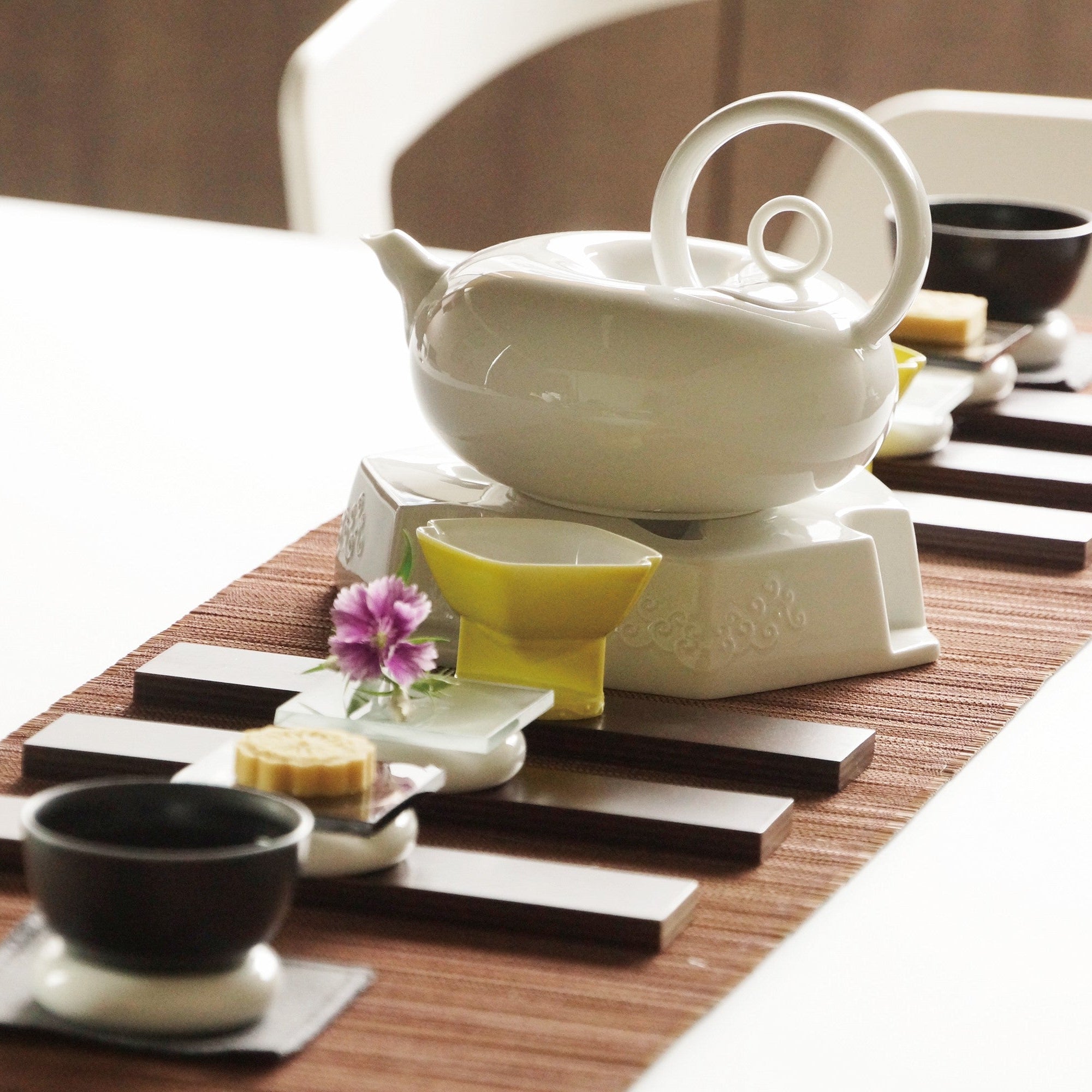 圓好夢 廚房餐桌 茶杯 茶壺 杯壺 荼具 白瓷 王俠軍 八方新氣