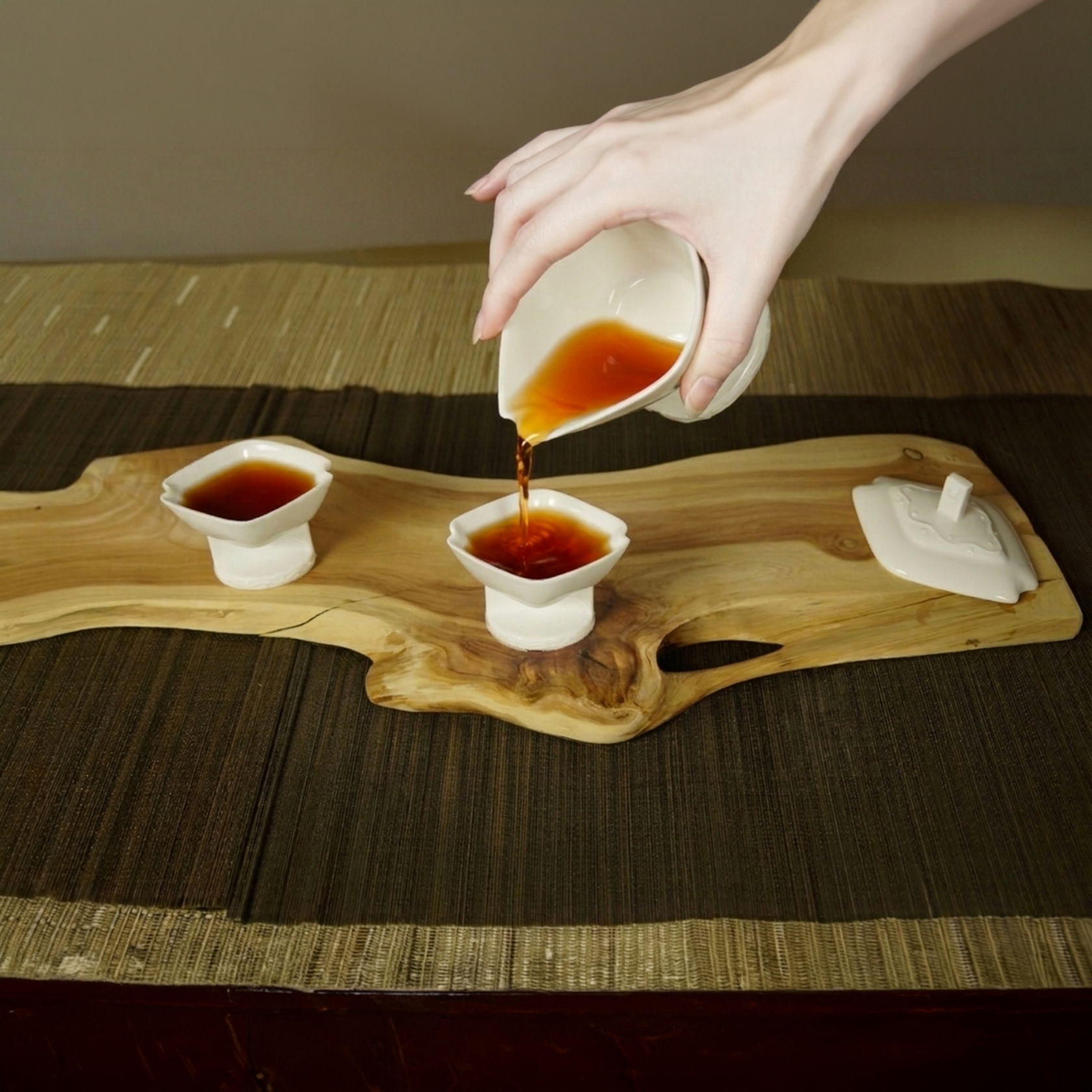 八方新氣 花祭 陶瓷 茶杯 蓋杯 瓷器 白瓷 咖啡杯 造形杯