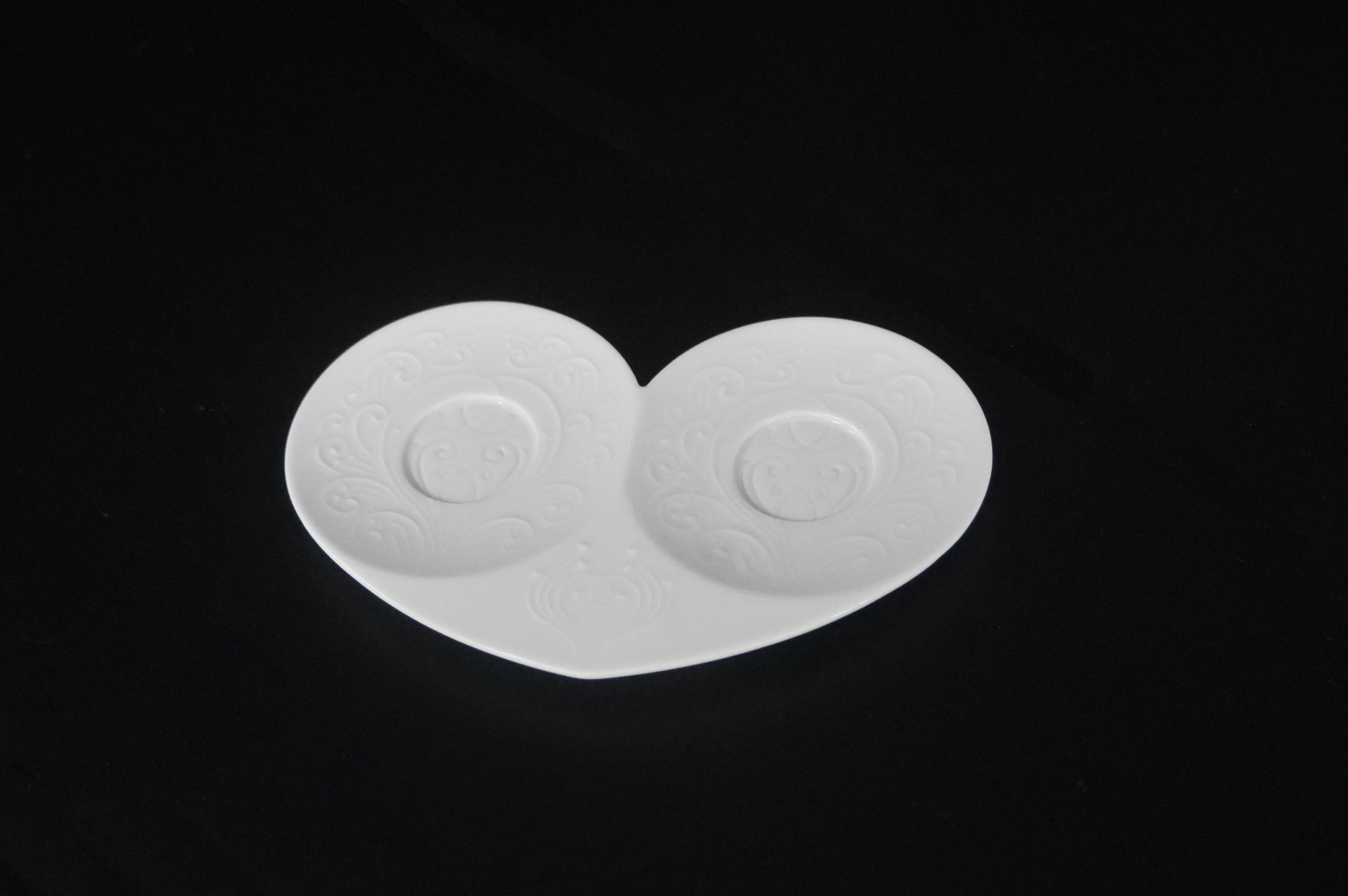 八方新氣 一心一意 杯盤 瓷氣 心型 白色