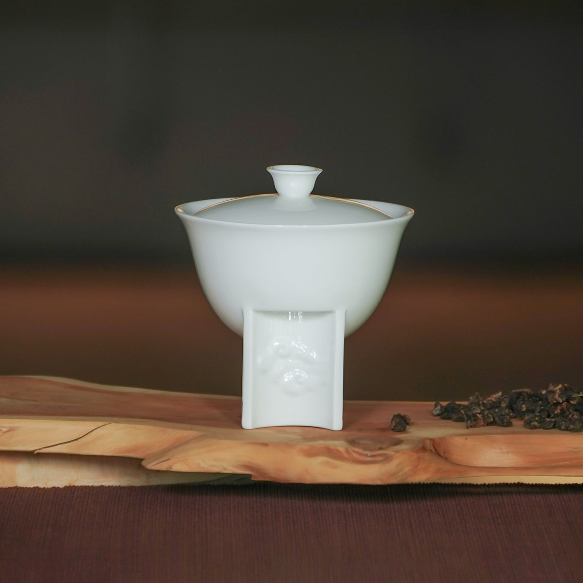 如意雲遊|現代白瓷蓋碗與茶杯|吉象雲紋與高台美學的茶器