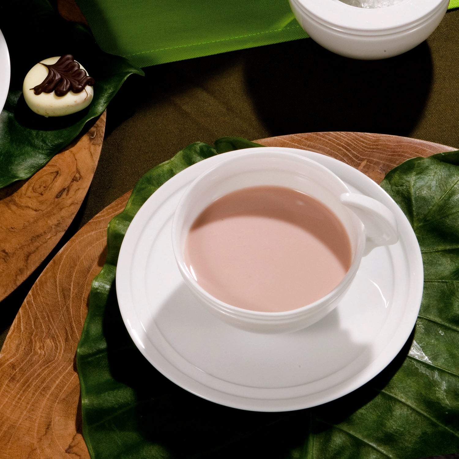 八方新氣 風水 咖啡杯 茶杯 瓷器 杯子 亮面 白色 浪花 把手 茶具 茶器 造形杯 杯子款式