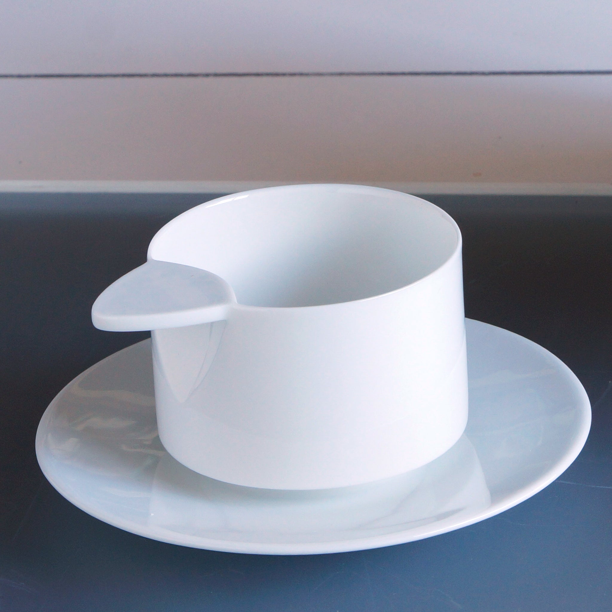 八方新氣 隱士 茶杯 咖啡杯 瓷器 杯子 亮面 白色 茶具 茶器 造形杯 杯子款式