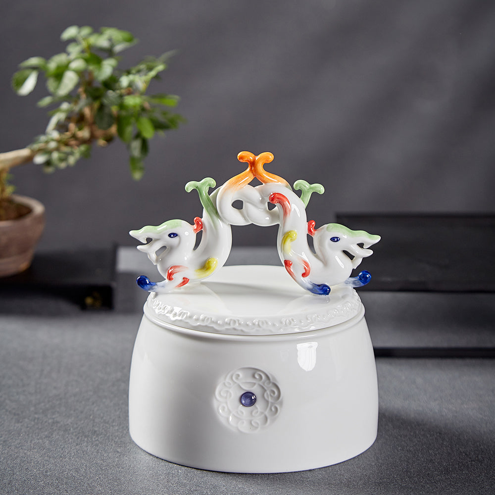 雙喜福鎮擺於桌上,適合作為新居、婚禮、節慶的文化禮贈