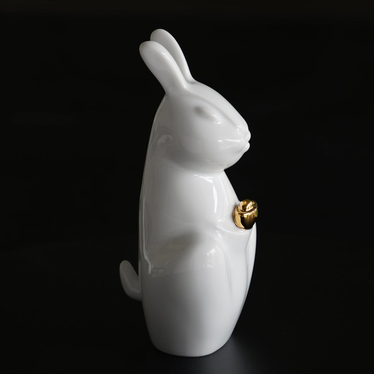 精緻白瓷兔年藝術品,象徵平安富貴與好運連連