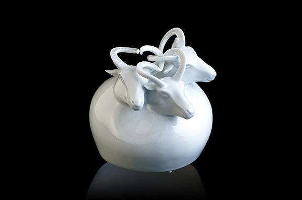 八方新氣 生肖羊 三羊開泰 瓷偶 瓷器 擺飾 白瓷 禮物 印璽 印章