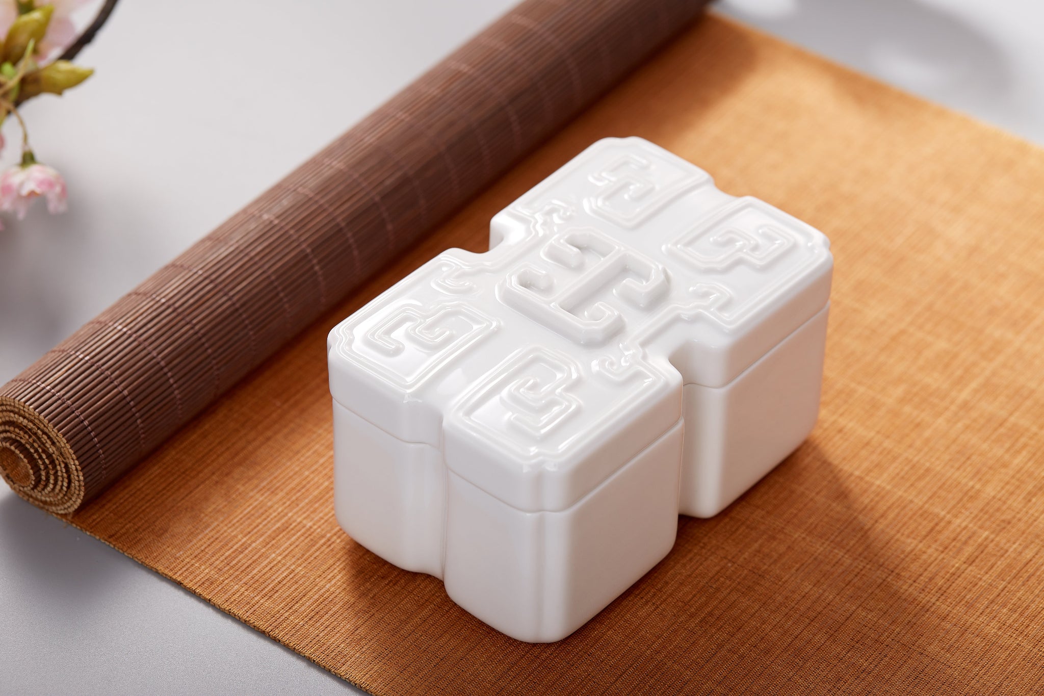 八方新氣 吉壽年年 瓷盒 傳家寶 擺飾 禮物 收納盒 白瓷