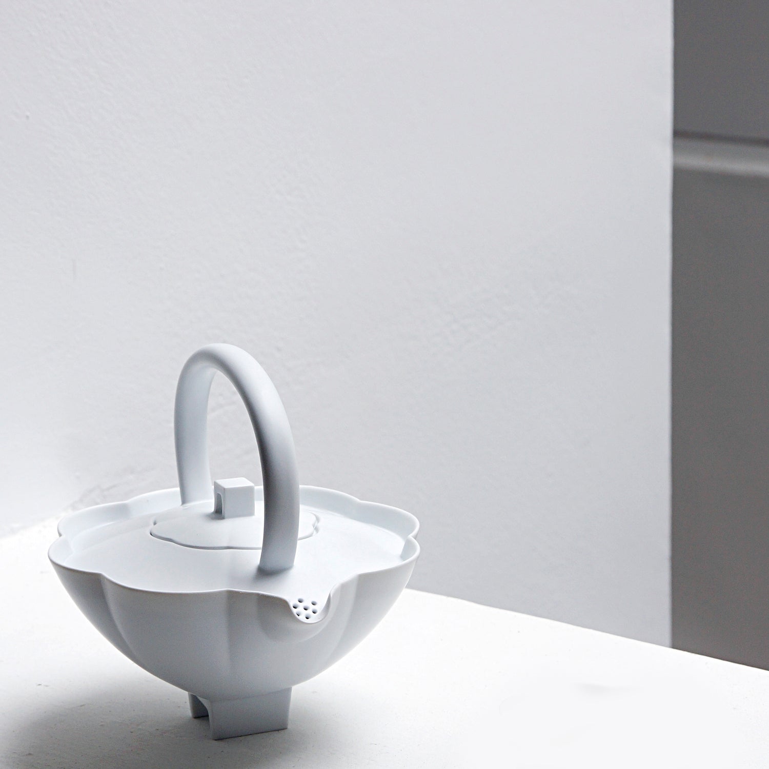 長春壺側面壺嘴細節