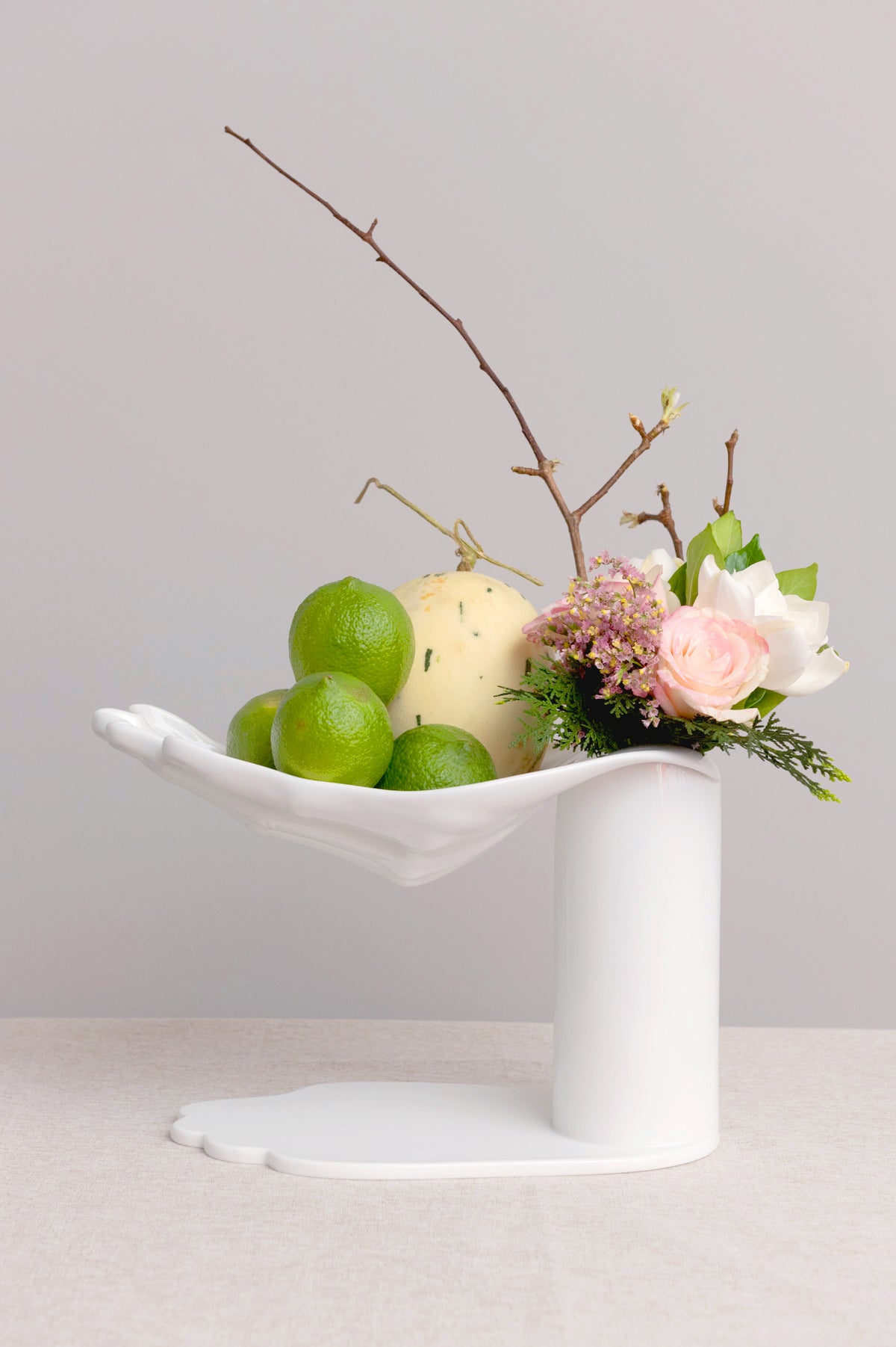 藝術瓷器花瓶擺設於現代居家空間,展現生活美學