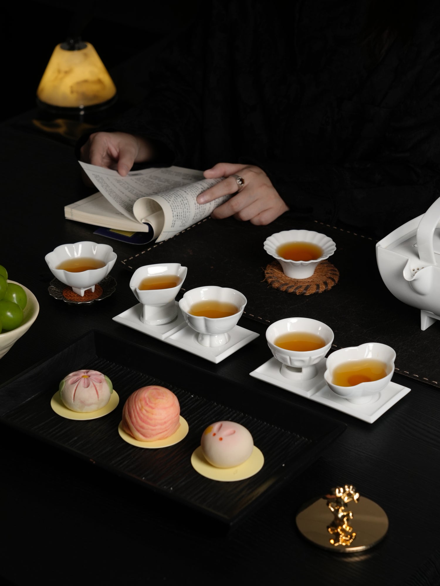 山海觀杯 + 任選 1 款經典白瓷杯，優惠價 NT$2930