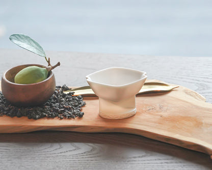 山海觀杯 + 任選 1 款經典白瓷杯，優惠價 NT$2930