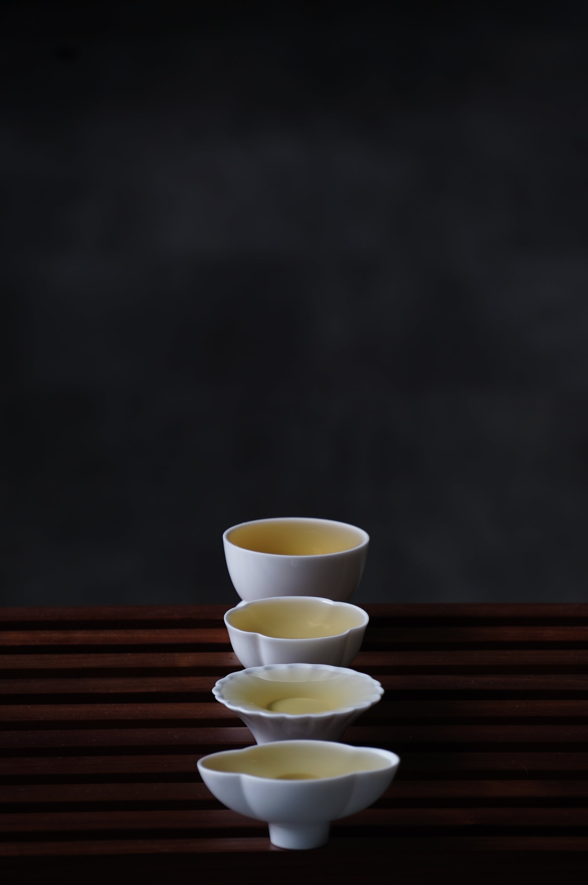山海觀杯 + 任選 1 款經典白瓷杯，優惠價 NT$2930