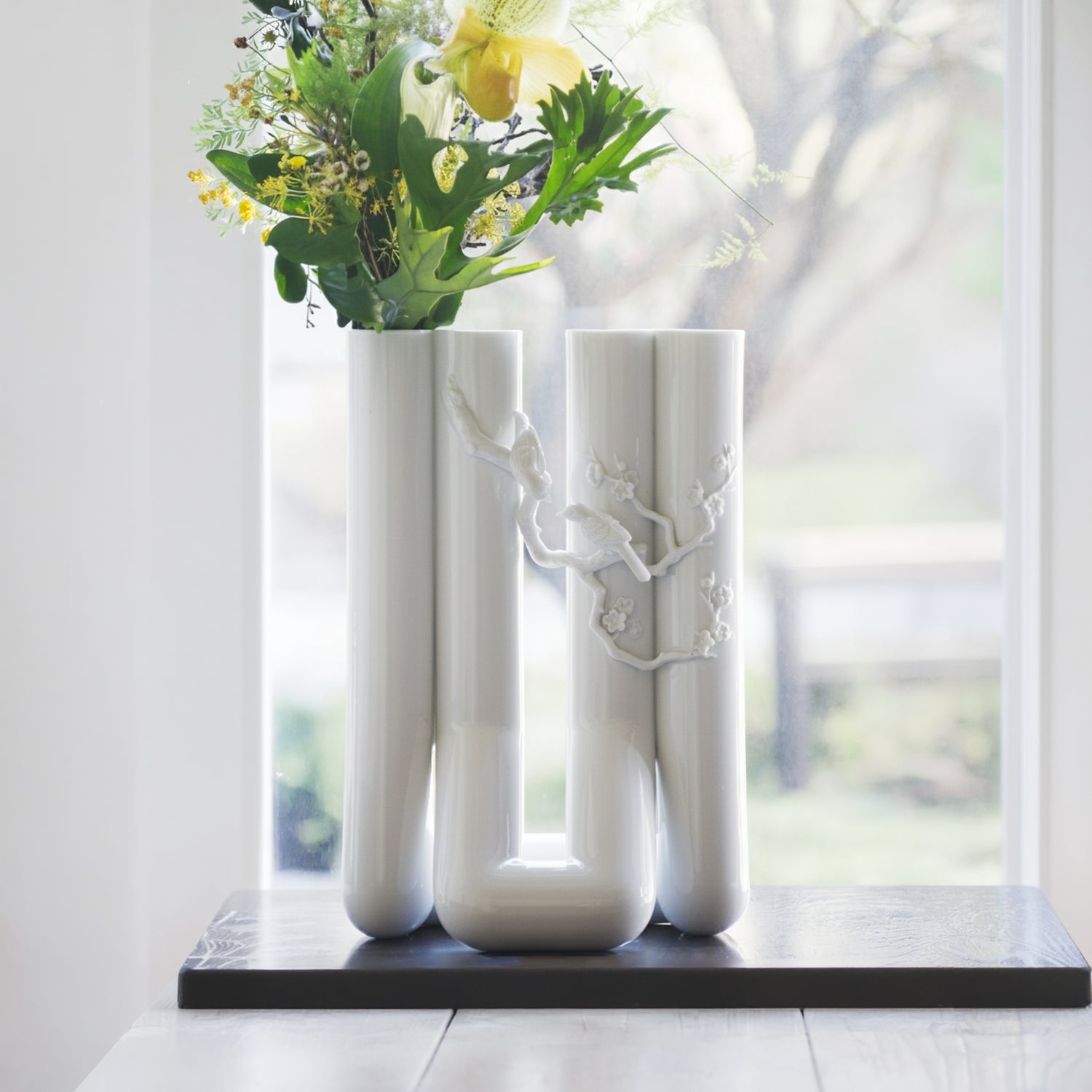 花香一世 八方新氣 限量收藏 白瓷花器 王俠軍 鳥語花香