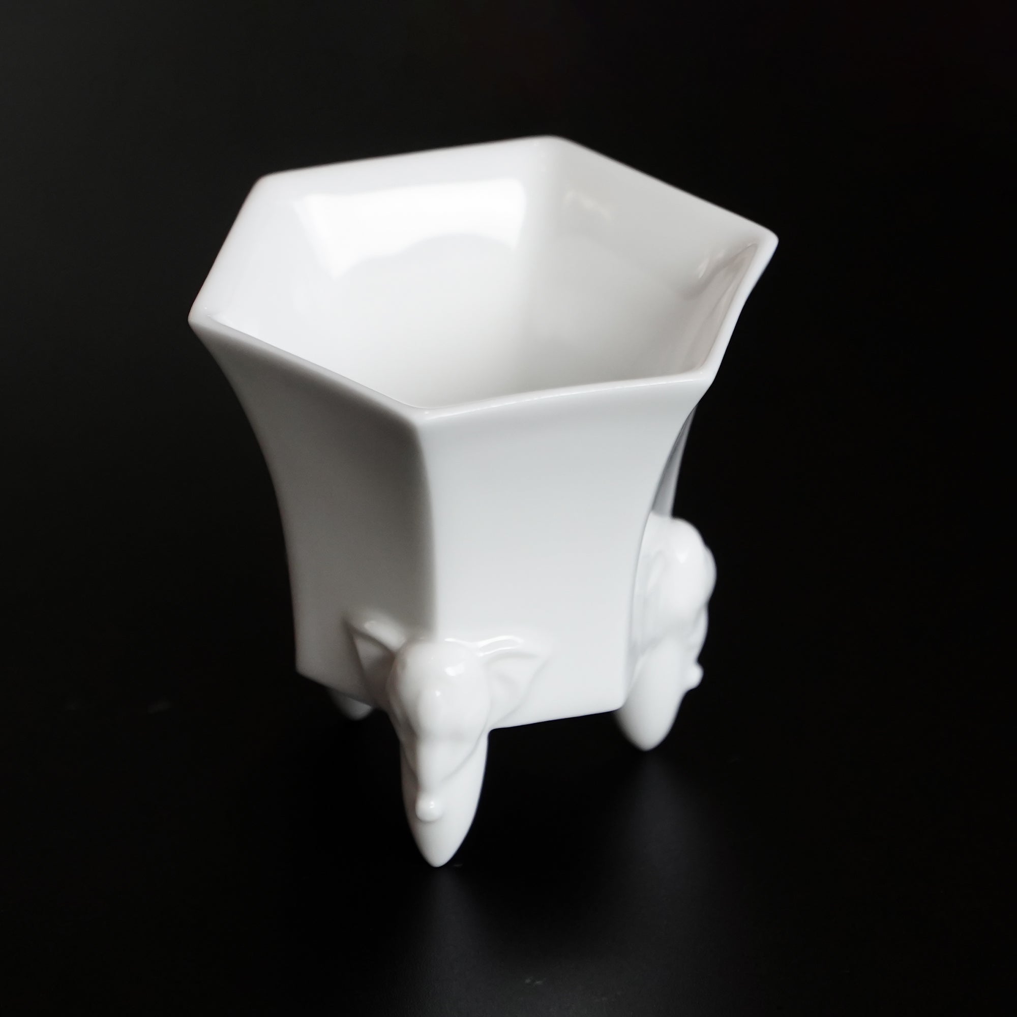 豪情有相瓷器茶杯｜三角立足造型寓意穩固與和平