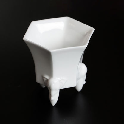豪情有相瓷器茶杯｜三角立足造型寓意穩固與和平
