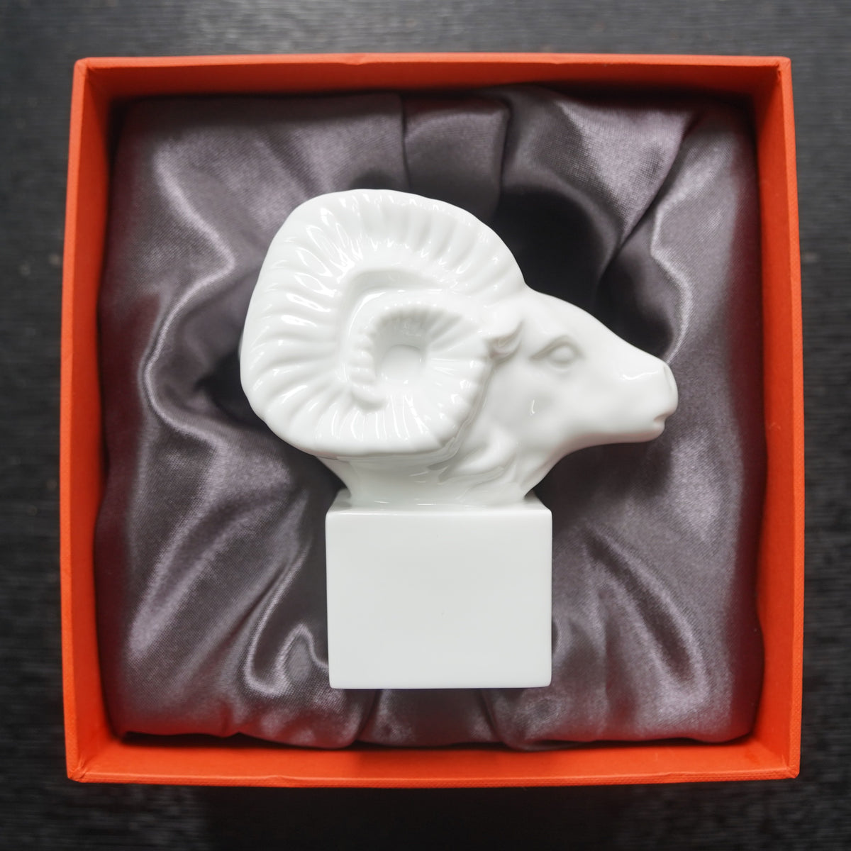 Leading Role porcelain zodiac ram pen holder in its handmade gift box, by Heinrich Wang
