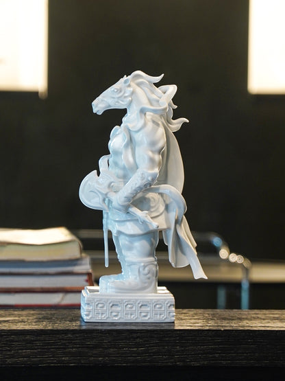 展現銅牆鐵壁般氣勢的瓷器馬雕像《常勝》