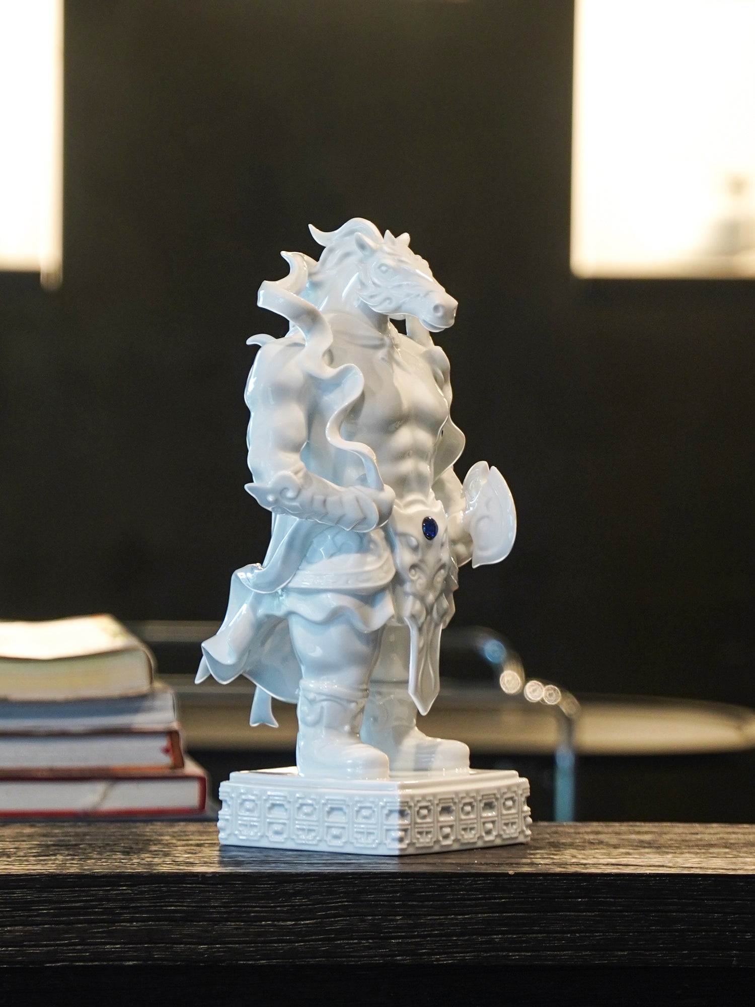 常勝馬年生肖擺件｜象徵勝利與堅定意志的瓷器藝術品