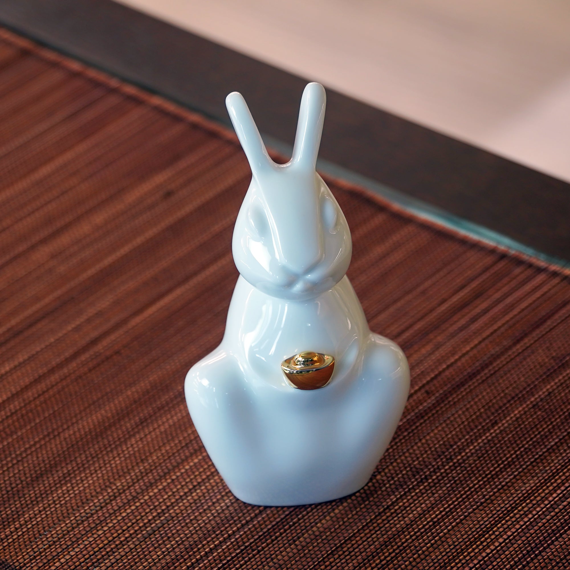 珍寶｜玉兔中秋金元寶白瓷兔子擺件｜八方新氣藝術收藏