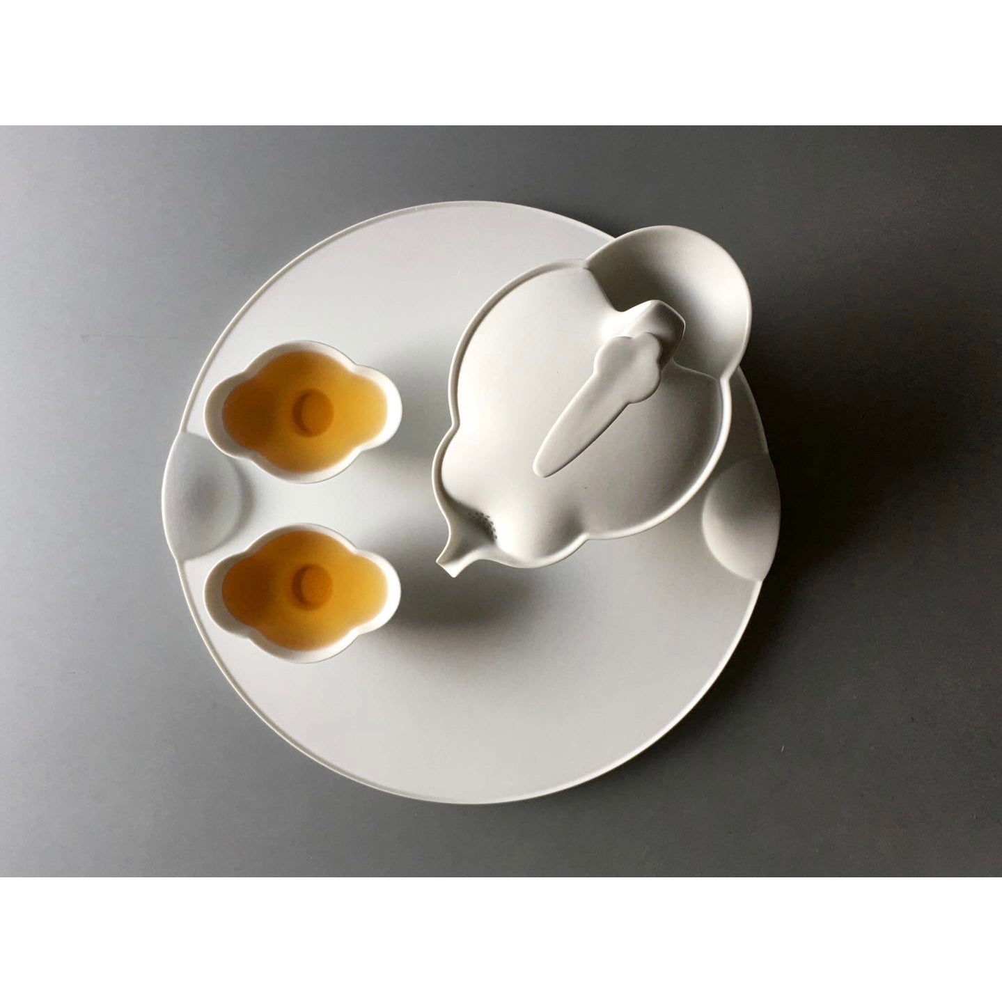 王俠軍《簡愛》白瓷茶具設計，現代茶藝代表作品
